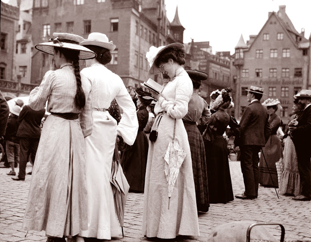 Daily Life in Germany in the 1900s (1).jpg