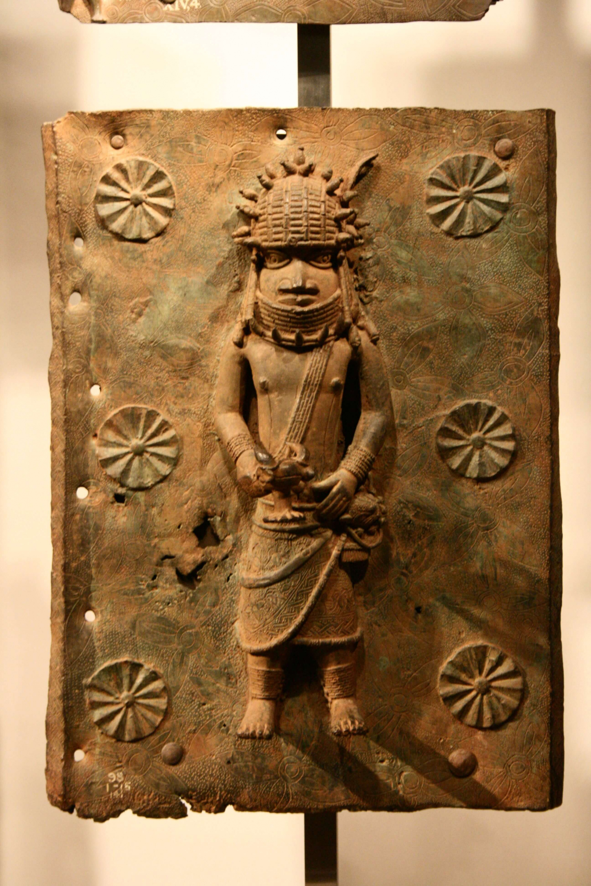 Benin_brass_plaque_03.jpg