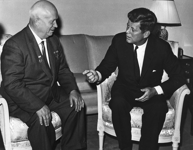 Никита Хрущёв и Джон Кеннеди. (wikipedia.org) 6.jpg