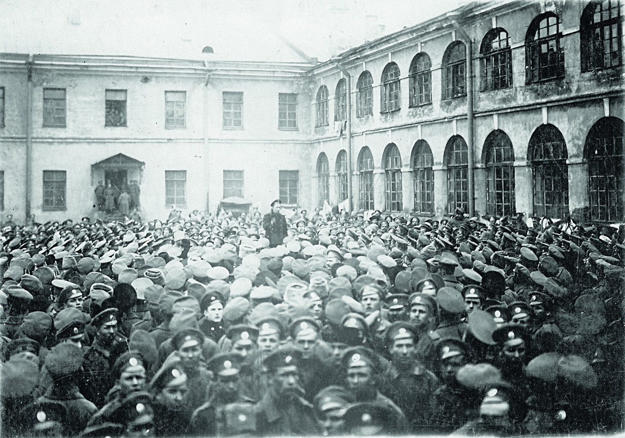 Солдатский митинг в казармах. Петроград, 1917&nbsp;г.