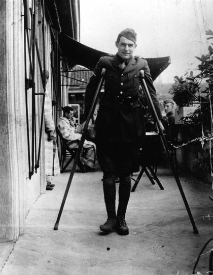 Хемингуэи после ранения 1918.jpg
