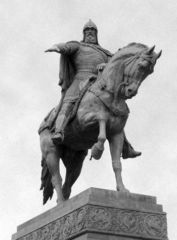 Памятник князю Юрию Владимировичу в Москве. (xliby.ru) ю1.jpg