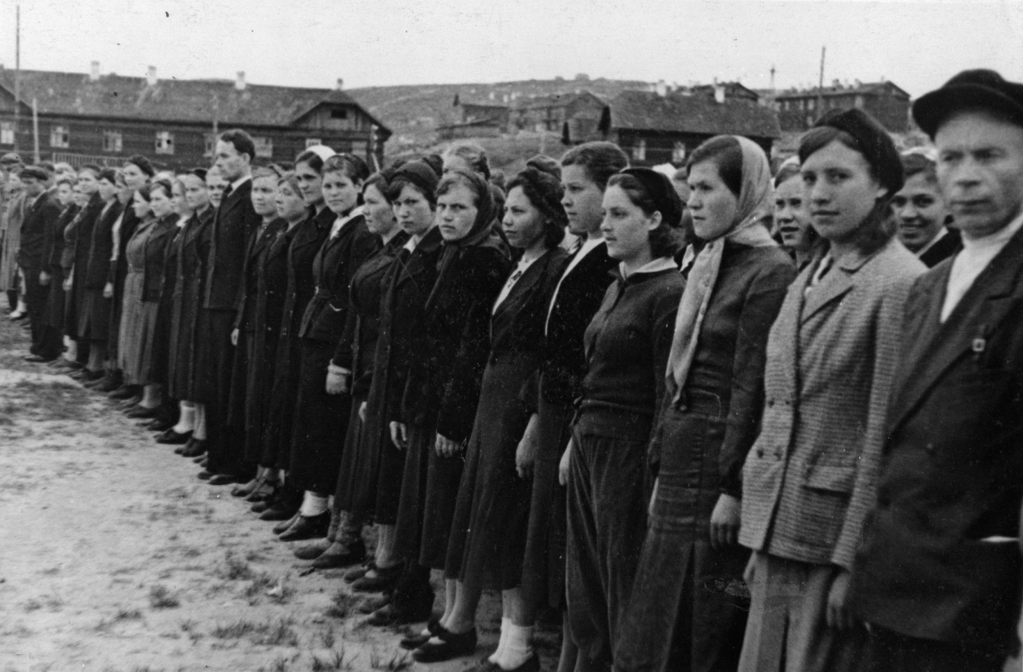 На военных занятиях, 1943 год.
