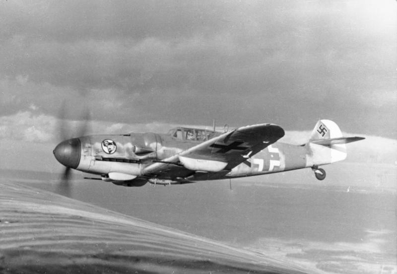 Фото 4 Bundesarchiv_Bild_101I-662-6659-37_Flugzeug_Messerschmitt_Me_109 wiki.jpg Фото 4 Bundesarchiv_Bild_101I-662-6659-37_Flugzeug_Messerschmitt_Me_109 wiki.jpg