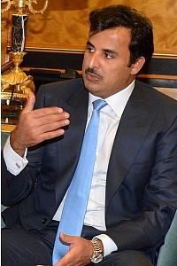 Ещё одним эмиратом региона — государством Катар — с 2013 года руководит Тамим бин Хамад Аль Тани.