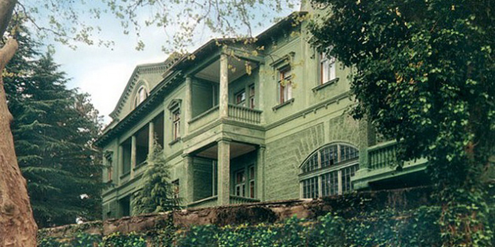 Резиденция сталина в абхазии фото с описанием